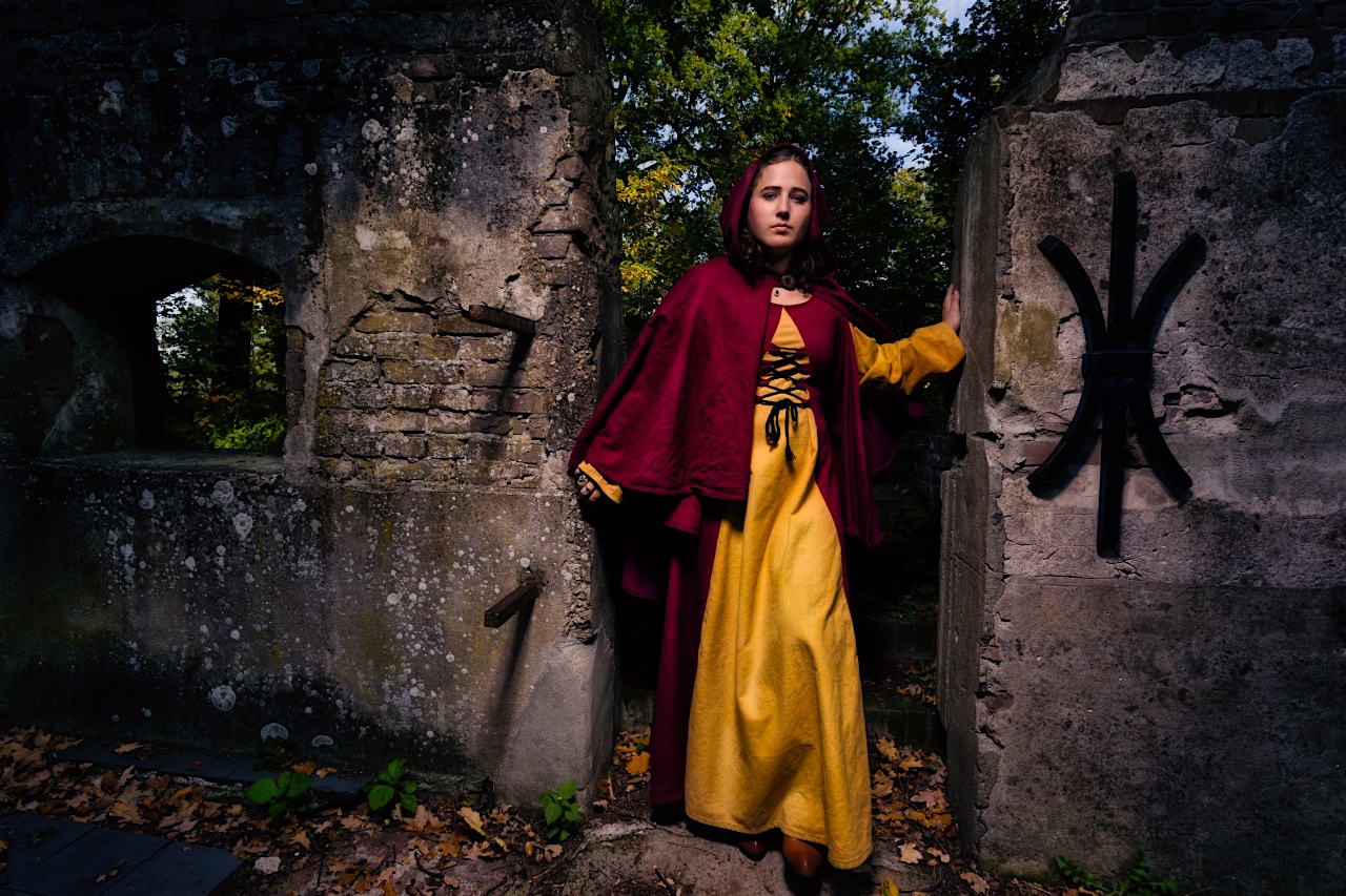 Foto’s modelshoot middeleeuwse kasteelruïne.